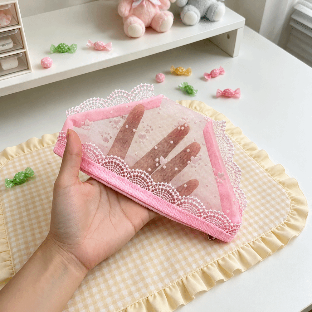 Urocza, koronkowa, siateczkowa – Cosmetic Bags recenzja i cena