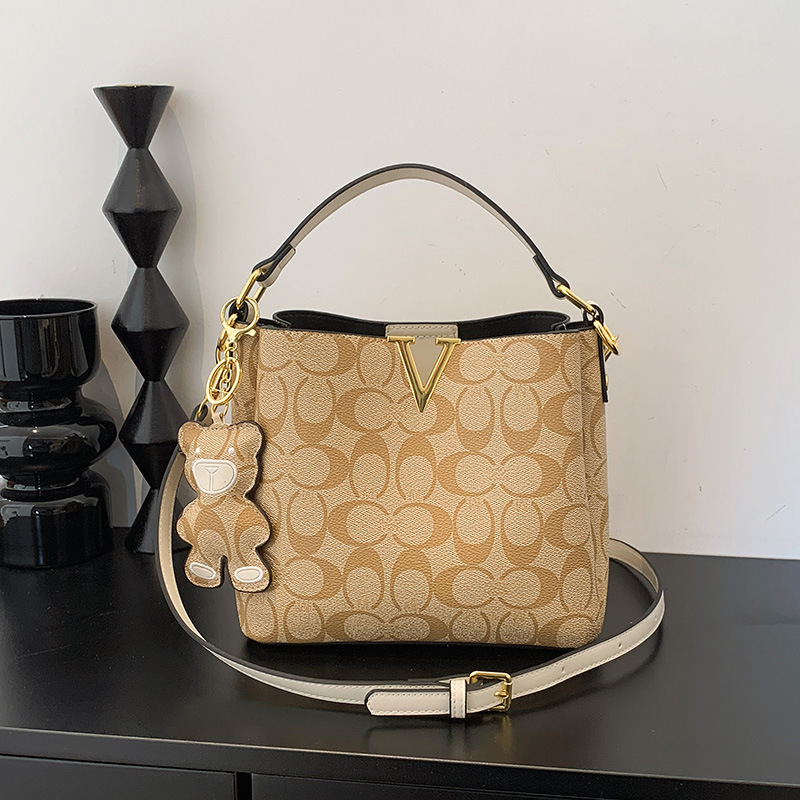 Torebka typu bucket w stylu vi – Handbags recenzja i cena