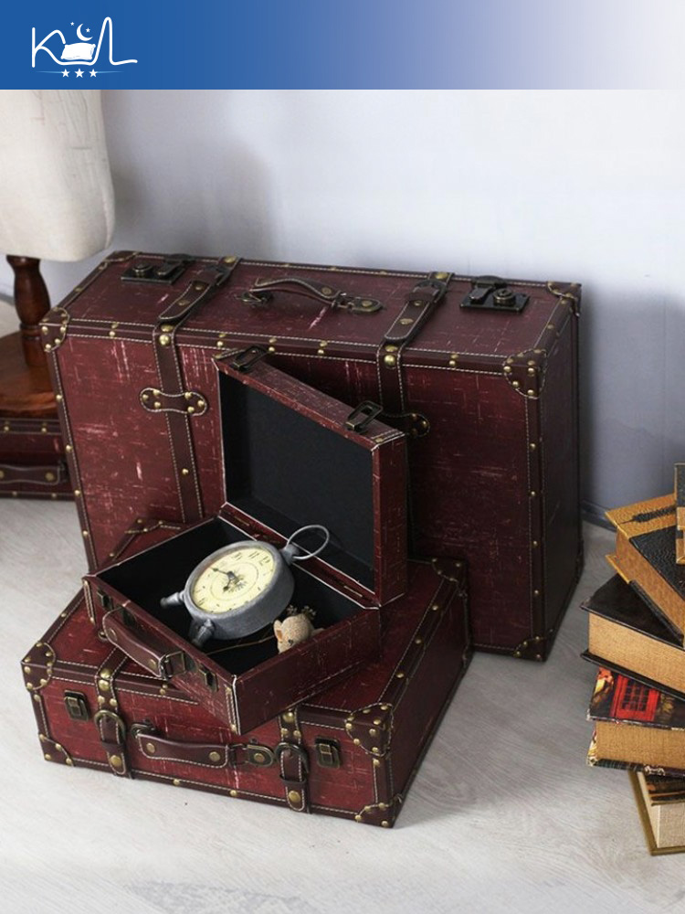 Vintage Czerwona Dekoracyjna W – Retro Vintage Trunk Suitcase recenzja i cena